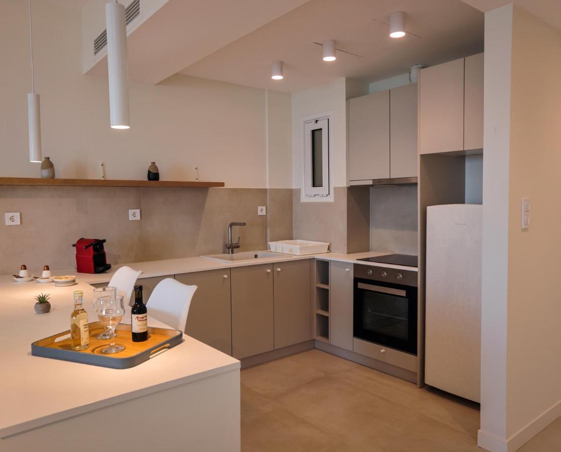 La Mer Bleue Beachfront Boutique Apartments Vrahati Buitenkant foto