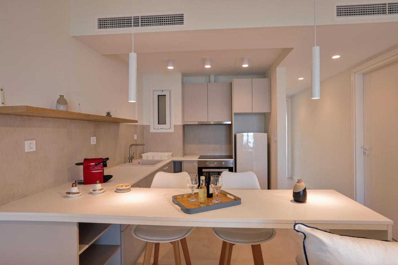 La Mer Bleue Beachfront Boutique Apartments Vrahati Buitenkant foto