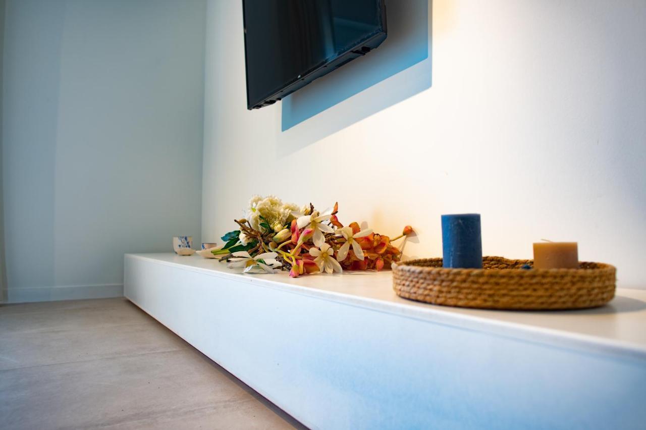 La Mer Bleue Beachfront Boutique Apartments Vrahati Buitenkant foto