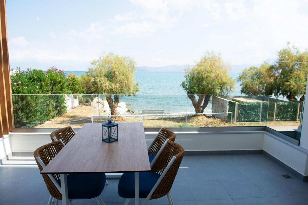La Mer Bleue Beachfront Boutique Apartments Vrahati Buitenkant foto
