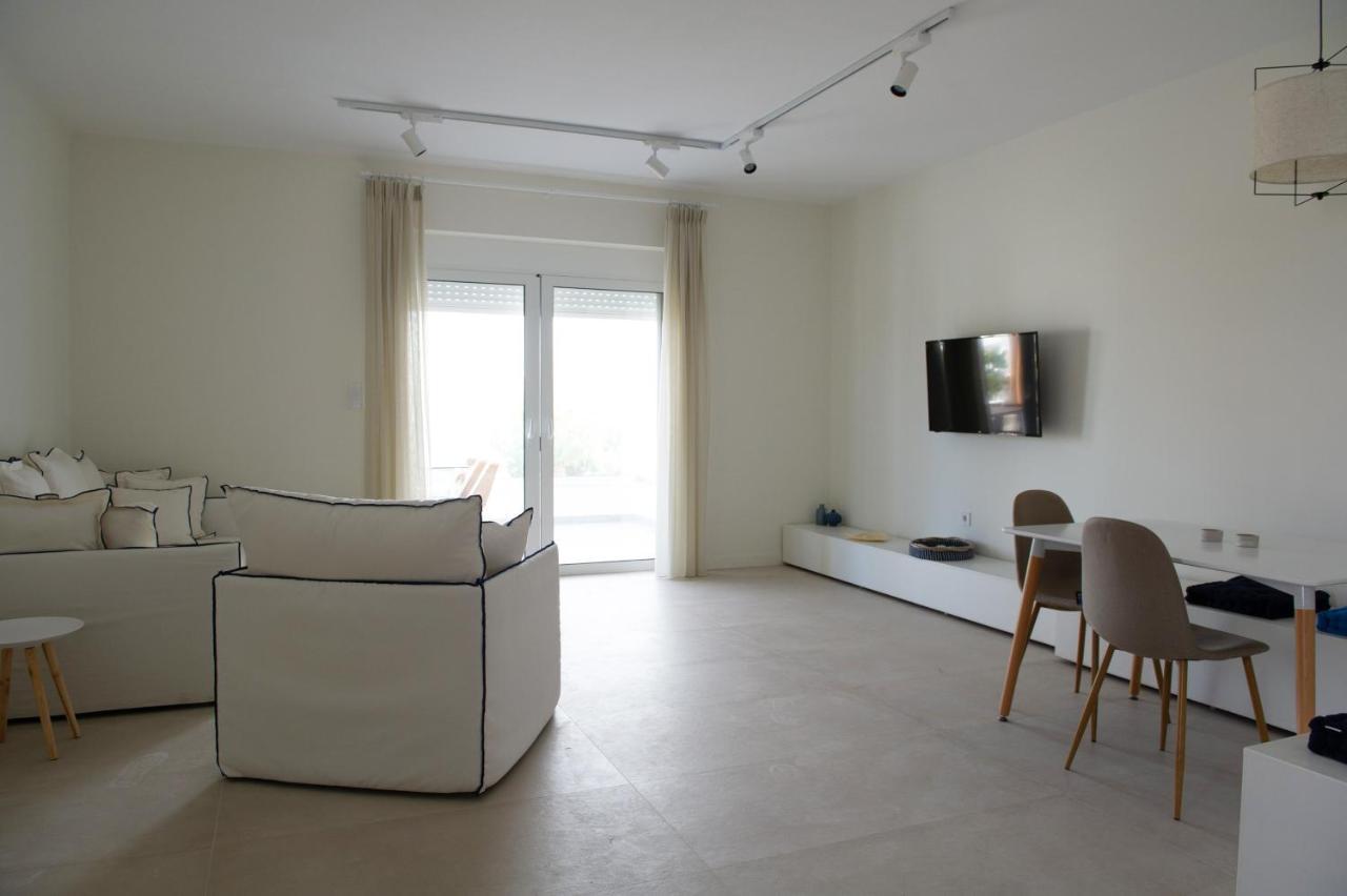 La Mer Bleue Beachfront Boutique Apartments Vrahati Buitenkant foto